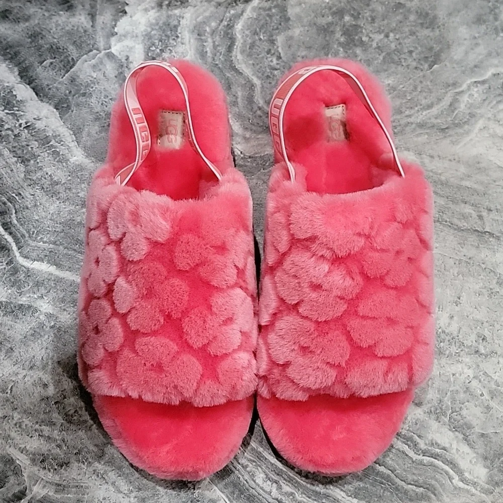NWT Women's size 12 UGG Fuzzy Slides - Picture 2 of 5
